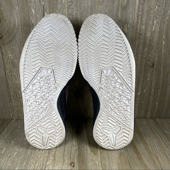 Nike Kobe KB Mentality Blk/Red 705387-600 Sz 5.5 Youth, Womens Size 7. - Picture 10 of 11